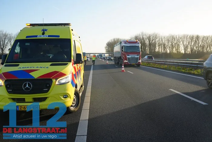 Auto slaat over de kop bij ongeval op A59 bij Sprang-Capelle 9 Auto slaat over de kop bij ongeval op A59 bij Sprang-Capelle 112 De Langstraat