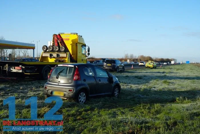 Auto slaat over de kop bij ongeval op A59 bij Sprang-Capelle 11 Auto slaat over de kop bij ongeval op A59 bij Sprang-Capelle 112 De Langstraat