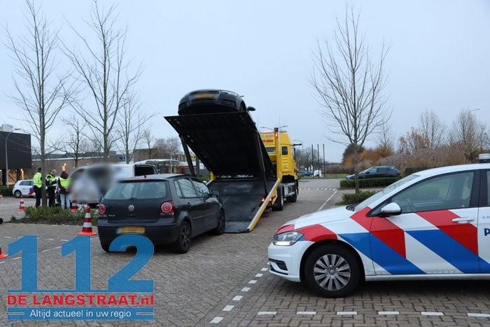 Grote verkeerscontrole bij Piet Klerkx in Waalwijk: meerdere voertuigen en goederen in beslag genomen 112 De Langstraat