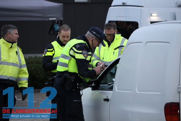 Grote verkeerscontrole bij Piet Klerkx in Waalwijk: meerdere voertuigen en goederen in beslag genomen 112 De Langstraat