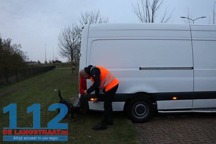 Grote verkeerscontrole bij Piet Klerkx in Waalwijk: meerdere voertuigen en goederen in beslag genomen 112 De Langstraat
