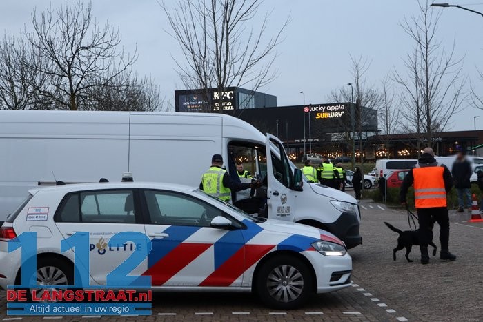 Grote verkeerscontrole bij Piet Klerkx in Waalwijk: meerdere voertuigen en goederen in beslag genomen 112 De Langstraat