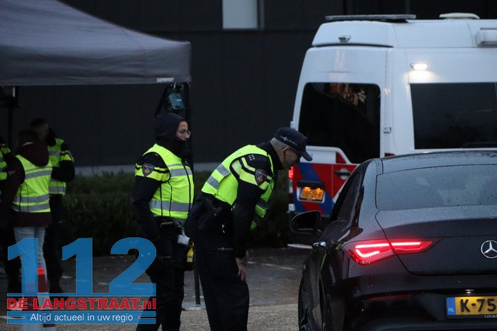 Grote verkeerscontrole bij Piet Klerkx in Waalwijk: meerdere voertuigen en goederen in beslag genomen 112 De Langstraat