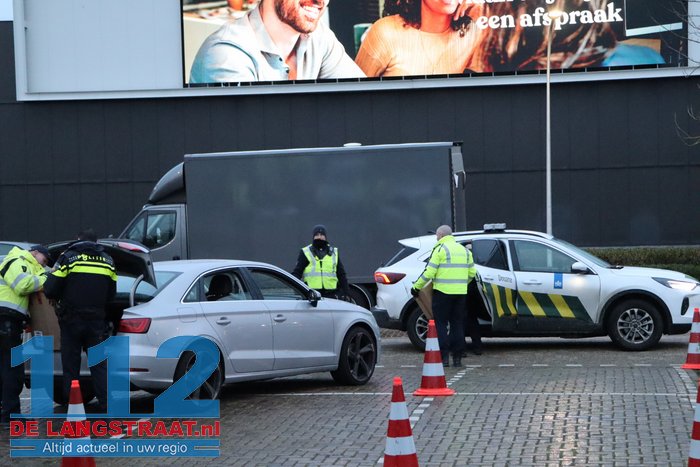 Grote verkeerscontrole bij Piet Klerkx in Waalwijk: meerdere voertuigen en goederen in beslag genomen 112 De Langstraat
