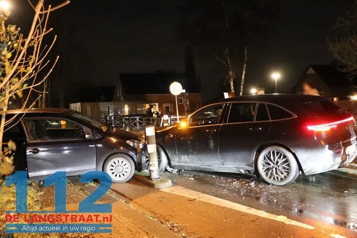 Ongeval bij wegversmalling op de Wendelnesseweg in Sprang-Capelle 7 Ongeval bij wegversmalling op de Wendelnesseweg in Sprang-Capelle 112 De Langstraat