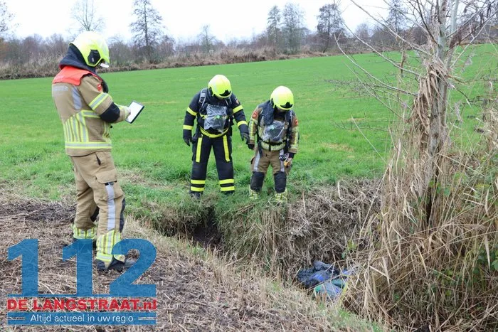 Jerrycans aangetroffen in sloot Kaatsheuvel 112 De Langstraat