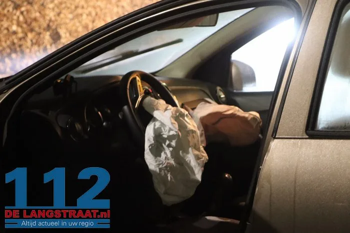 Vrouw raakt gewond na aanrijding met container Heistraat Sprang-Capelle 112 De Langstraat