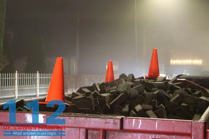 Vrouw raakt gewond na aanrijding met container Heistraat Sprang-Capelle 112 De Langstraat
