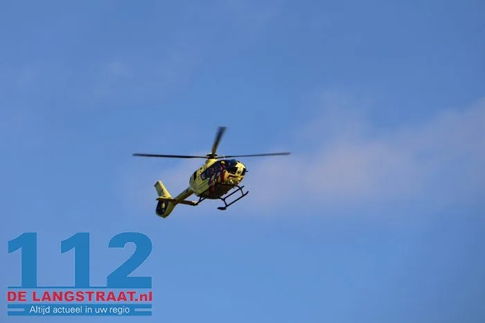 Man zwaargewond bij bedrijfsongeval op de Havenweg in Waalwijk: kwam onder auto terecht 1 Man zwaargewond bij bedrijfsongeval op de Havenweg in Waalwijk: kwam onder auto terecht 112 De Langstraat