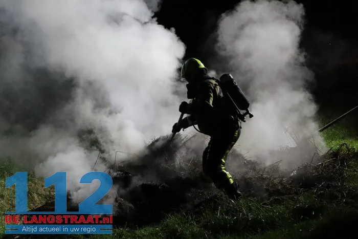 Brand in berg gemaaid gras in Waspik 2 Brand in berg gemaaid gras in Waspik 112 De Langstraat