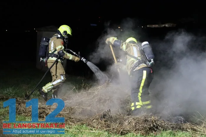 Brand in berg gemaaid gras in Waspik 12 Brand in berg gemaaid gras in Waspik 112 De Langstraat