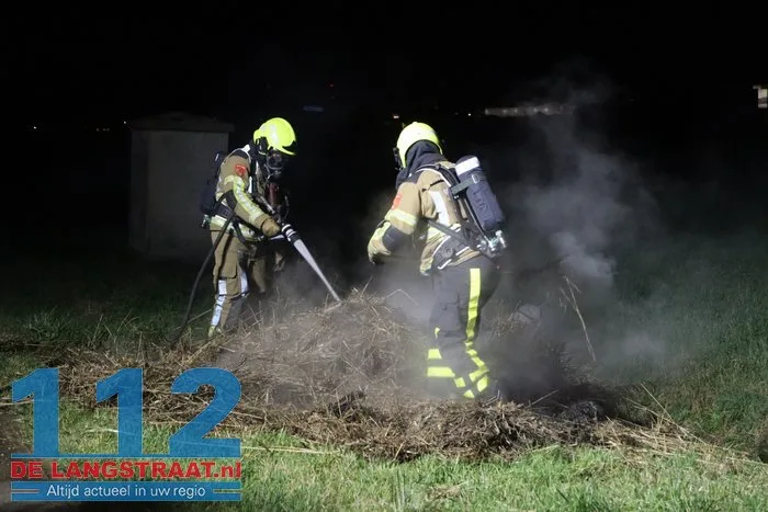 Brand in berg gemaaid gras in Waspik 13 Brand in berg gemaaid gras in Waspik 112 De Langstraat