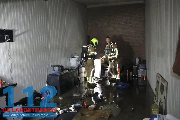 Autobrand in garagebox aan Laageinde in Waalwijk 13 Autobrand in garagebox aan Laageinde in Waalwijk 112 De Langstraat