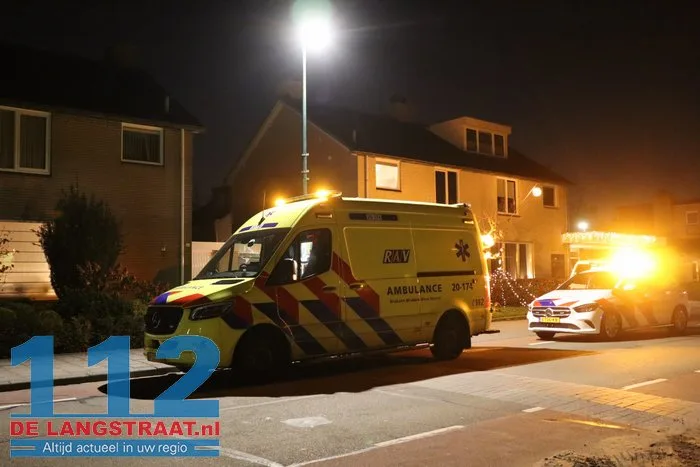 Traumahelikopter landt op hoofdveld VV Dongen 1 Traumahelikopter landt op hoofdveld VV Dongen 112 De Langstraat