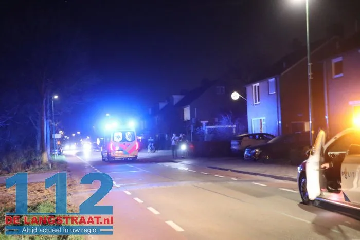 Traumahelikopter landt op hoofdveld VV Dongen 3 Traumahelikopter landt op hoofdveld VV Dongen 112 De Langstraat