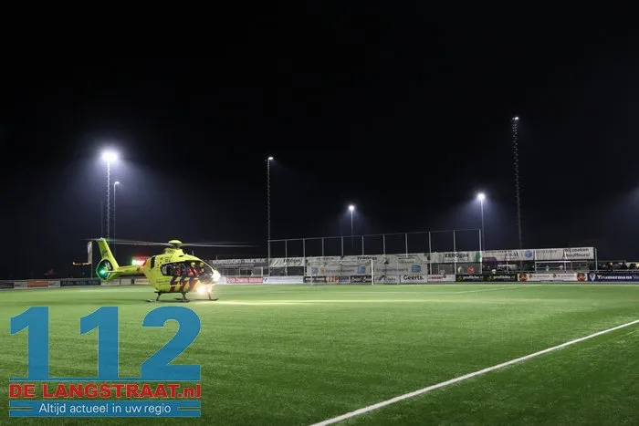 Traumahelikopter landt op hoofdveld VV Dongen 14 Traumahelikopter landt op hoofdveld VV Dongen 112 De Langstraat