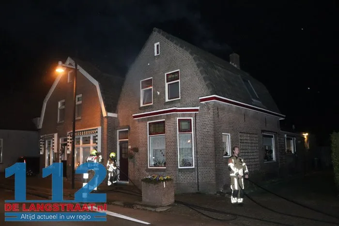 Schoorsteenbrand zorgt voor veel rook bij woning in Sprang-Capelle 1 Schoorsteenbrand zorgt voor veel rook bij woning in Sprang-Capelle 112 De Langstraat