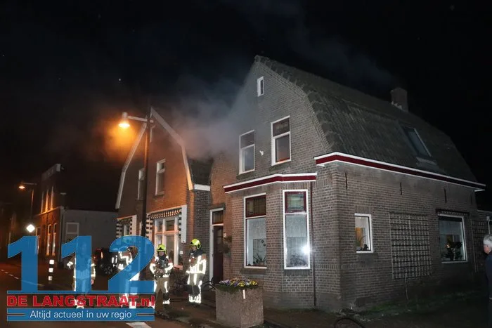 Schoorsteenbrand zorgt voor veel rook bij woning in Sprang-Capelle 6 Schoorsteenbrand zorgt voor veel rook bij woning in Sprang-Capelle 112 De Langstraat