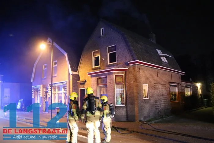 Schoorsteenbrand zorgt voor veel rook bij woning in Sprang-Capelle 9 Schoorsteenbrand zorgt voor veel rook bij woning in Sprang-Capelle 112 De Langstraat