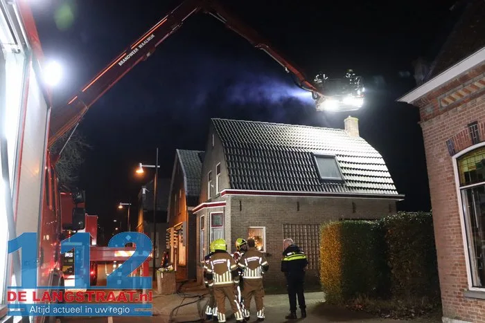 Schoorsteenbrand zorgt voor veel rook bij woning in Sprang-Capelle 25 Schoorsteenbrand zorgt voor veel rook bij woning in Sprang-Capelle 112 De Langstraat