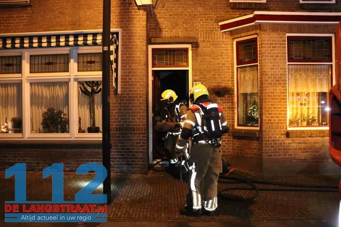 Schoorsteenbrand zorgt voor veel rook bij woning in Sprang-Capelle 27 Schoorsteenbrand zorgt voor veel rook bij woning in Sprang-Capelle 112 De Langstraat