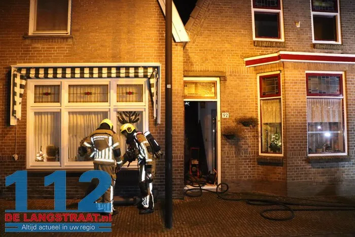 Schoorsteenbrand zorgt voor veel rook bij woning in Sprang-Capelle 30 Schoorsteenbrand zorgt voor veel rook bij woning in Sprang-Capelle 112 De Langstraat