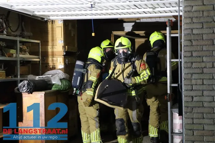 Kleine brand in garagebox in Dongen door brandend vuurwerk 112 De Langstraat