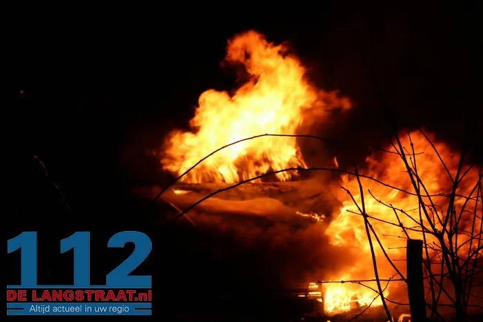 Auto gaat in vlammen op Julianastraat Sprang-Capelle 112 De Langstraat