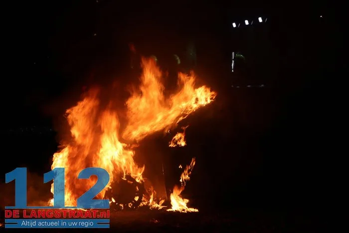 Auto gaat in vlammen op Julianastraat Sprang-Capelle 112 De Langstraat