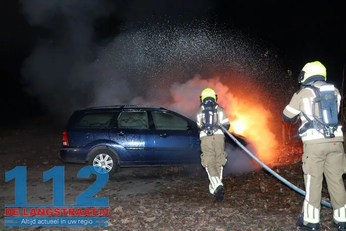 Auto gaat in vlammen op Julianastraat Sprang-Capelle 112 De Langstraat