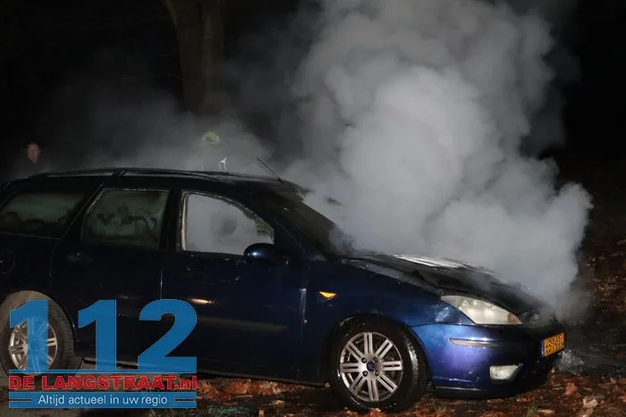 Auto gaat in vlammen op Julianastraat Sprang-Capelle 112 De Langstraat