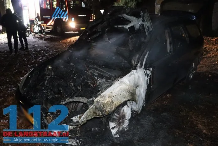 Auto gaat in vlammen op Julianastraat Sprang-Capelle 112 De Langstraat