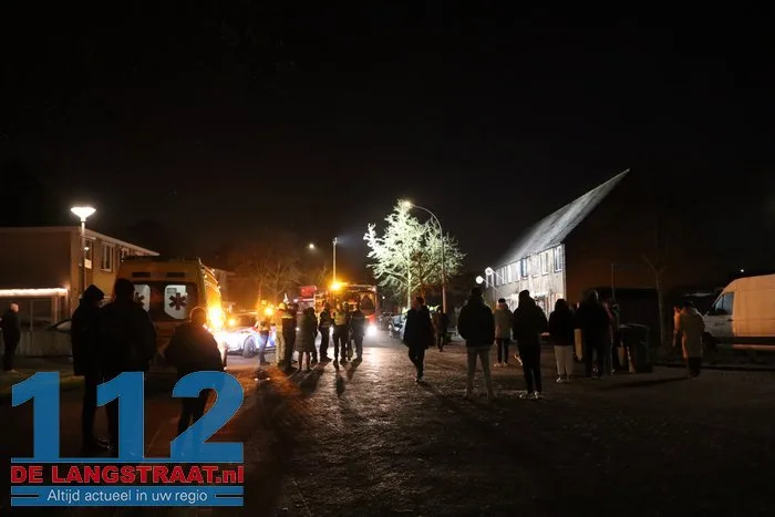 Veel schade door brandende bank in woning aan de A.B. van Lieshoutlaan Waalwijk 16 Veel schade door brandende bank in woning aan de A.B. van Lieshoutlaan Waalwijk 112 De Langstraat