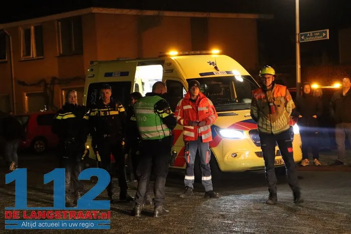 Veel schade door brandende bank in woning aan de A.B. van Lieshoutlaan Waalwijk 23 Veel schade door brandende bank in woning aan de A.B. van Lieshoutlaan Waalwijk 112 De Langstraat