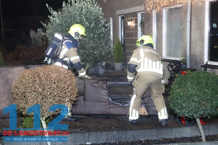 Veel schade door brandende bank in woning aan de A.B. van Lieshoutlaan Waalwijk 24 Veel schade door brandende bank in woning aan de A.B. van Lieshoutlaan Waalwijk 112 De Langstraat