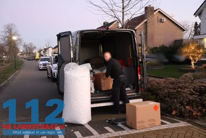 Illegaal vuurwerk gevonden in woning Kaatsheuvel, minderjarige wordt verhoord 112 De Langstraat