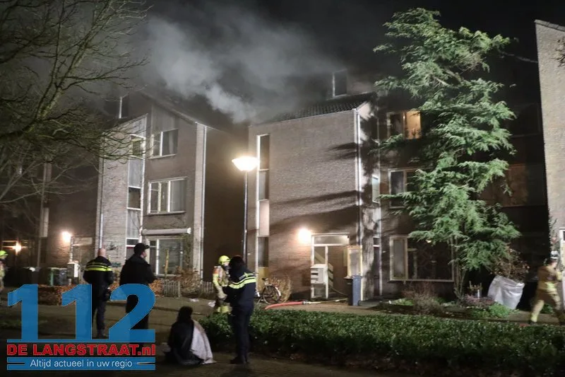 Explosief materiaal ontdekt bij woningbrand Waalwijk, 12 huizen ontruimd 3 Explosief materiaal ontdekt bij woningbrand Waalwijk, 12 huizen ontruimd 112 De Langstraat