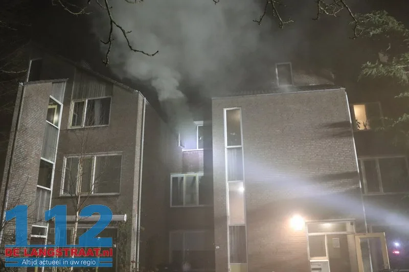 Explosief materiaal ontdekt bij woningbrand Waalwijk, 12 huizen ontruimd 4 Explosief materiaal ontdekt bij woningbrand Waalwijk, 12 huizen ontruimd 112 De Langstraat