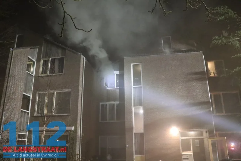 Explosief materiaal ontdekt bij woningbrand Waalwijk, 12 huizen ontruimd 5 Explosief materiaal ontdekt bij woningbrand Waalwijk, 12 huizen ontruimd 112 De Langstraat