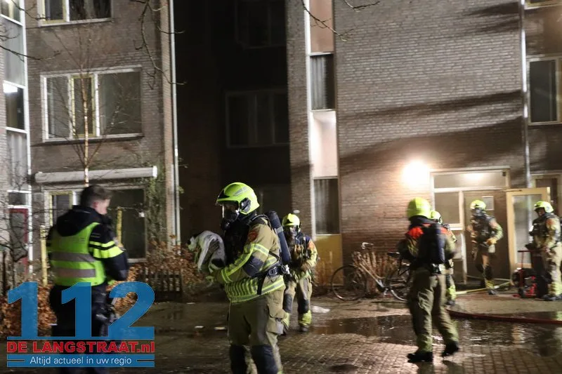 Explosief materiaal ontdekt bij woningbrand Waalwijk, 12 huizen ontruimd 10 Explosief materiaal ontdekt bij woningbrand Waalwijk, 12 huizen ontruimd 112 De Langstraat