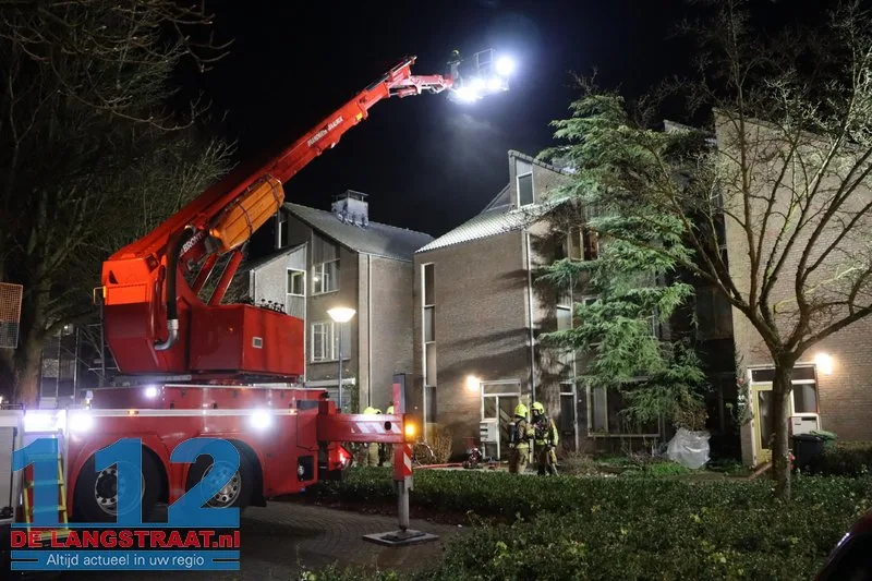 Explosief materiaal ontdekt bij woningbrand Waalwijk, 12 huizen ontruimd 23 Explosief materiaal ontdekt bij woningbrand Waalwijk, 12 huizen ontruimd 112 De Langstraat