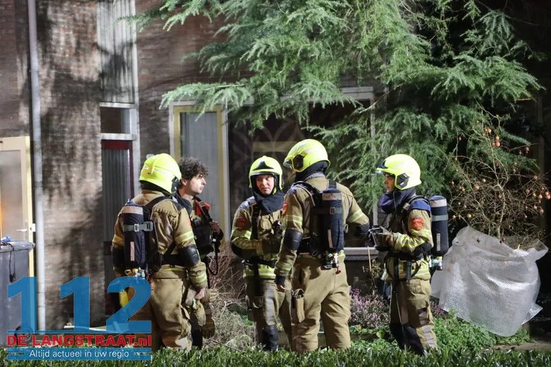 Explosief materiaal ontdekt bij woningbrand Waalwijk, 12 huizen ontruimd 25 Explosief materiaal ontdekt bij woningbrand Waalwijk, 12 huizen ontruimd 112 De Langstraat