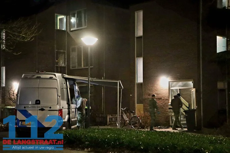 Explosief materiaal ontdekt bij woningbrand Waalwijk, 12 huizen ontruimd 38 Explosief materiaal ontdekt bij woningbrand Waalwijk, 12 huizen ontruimd 112 De Langstraat