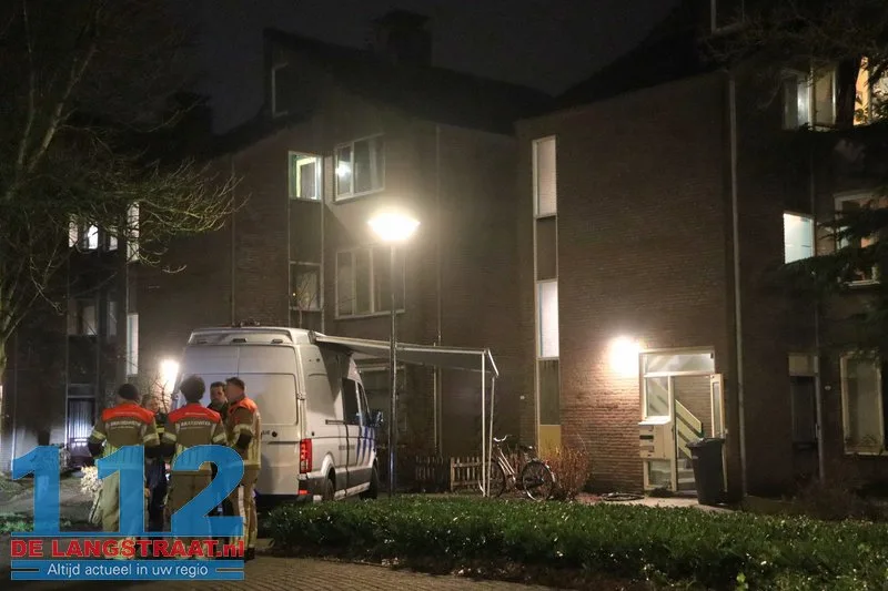 Explosief materiaal ontdekt bij woningbrand Waalwijk, 12 huizen ontruimd 41 Explosief materiaal ontdekt bij woningbrand Waalwijk, 12 huizen ontruimd 112 De Langstraat