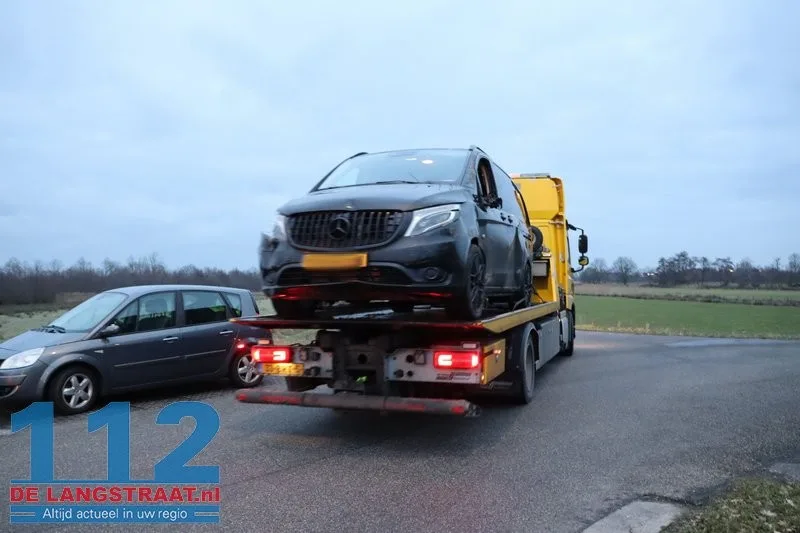 Politie lost waarschuwingsschot in Sprang-Capelle bij arrestatie verdachte van steekpartij 17 Politie lost waarschuwingsschot in Sprang-Capelle bij arrestatie verdachte van steekpartij 112 De Langstraat