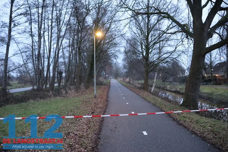 Politie lost waarschuwingsschot in Sprang-Capelle bij arrestatie verdachte van steekpartij 18 Politie lost waarschuwingsschot in Sprang-Capelle bij arrestatie verdachte van steekpartij 112 De Langstraat