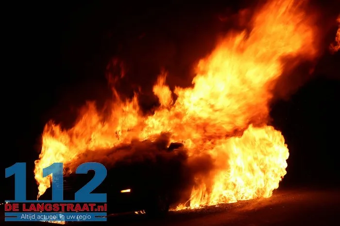 Geparkeerde auto gaat in vlammen op Sprang-Capelle 112 De Langstraat