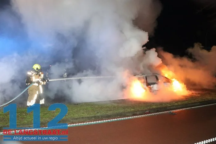 Geparkeerde auto gaat in vlammen op Sprang-Capelle 112 De Langstraat
