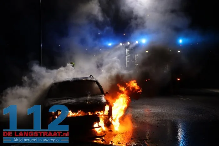Geparkeerde auto gaat in vlammen op Sprang-Capelle 112 De Langstraat