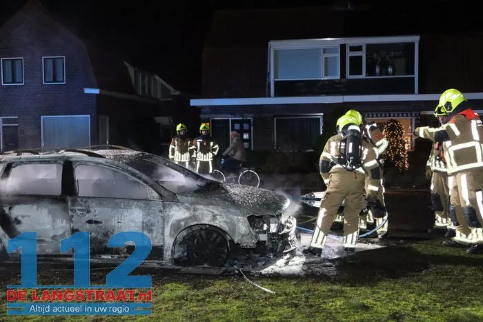 Geparkeerde auto gaat in vlammen op Sprang-Capelle 112 De Langstraat
